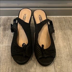 Seychelles Black Suede Leather Slingback Wedges with Bow Detail size 7 1/2
